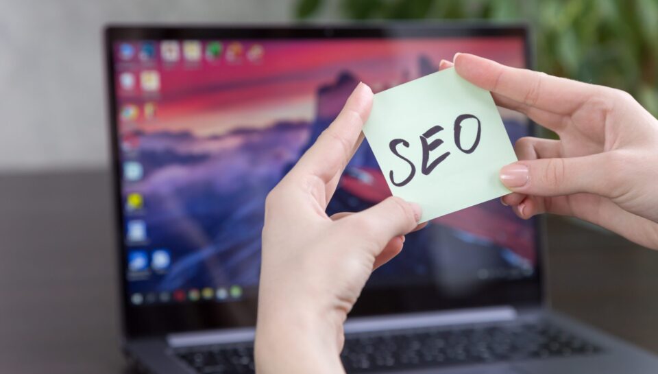 sticker-with-the-inscription-seo-in-female-hands-o-2025-03-09-02-25-13-utc